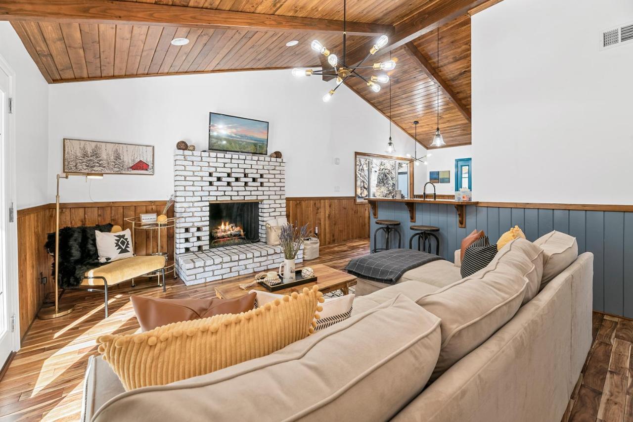 Yellow Pine Lodge - Charming Cottage Style Cabin With Peak-A-Boo Lake And Mountain Views Velké Medvědí jezero Exteriér fotografie