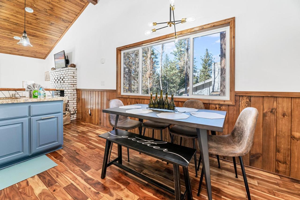 Yellow Pine Lodge - Charming Cottage Style Cabin With Peak-A-Boo Lake And Mountain Views Velké Medvědí jezero Exteriér fotografie